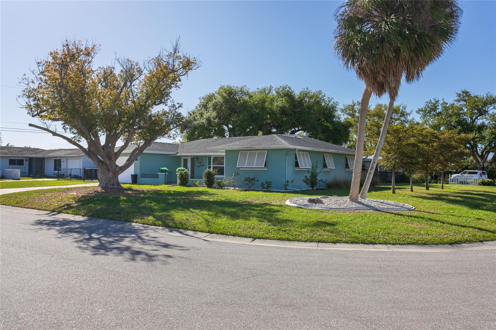 Image 3 of 37 For 500 Mount Vernon Drive