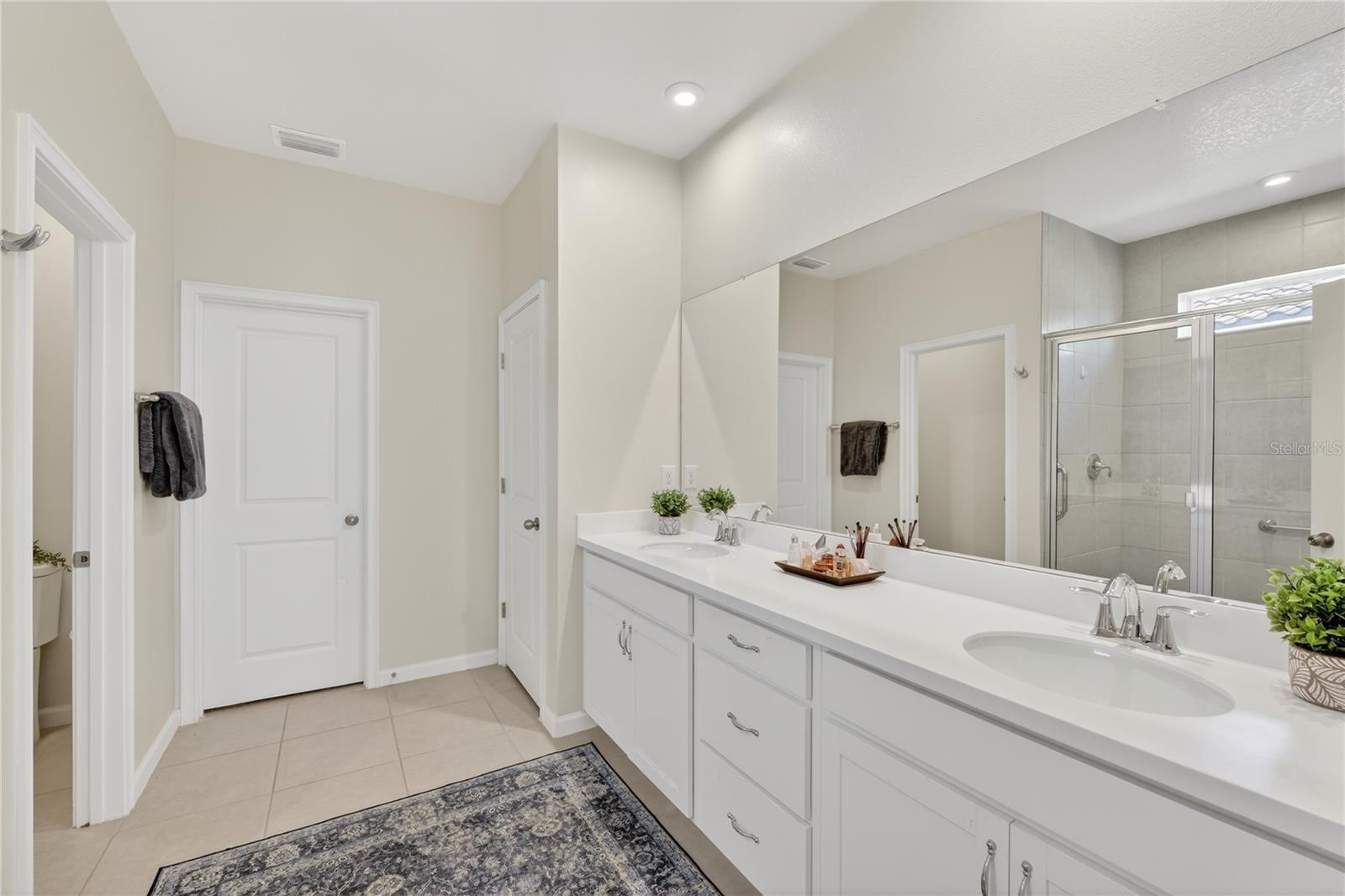 Image 31 of 100 For 11794 Sistine Lane