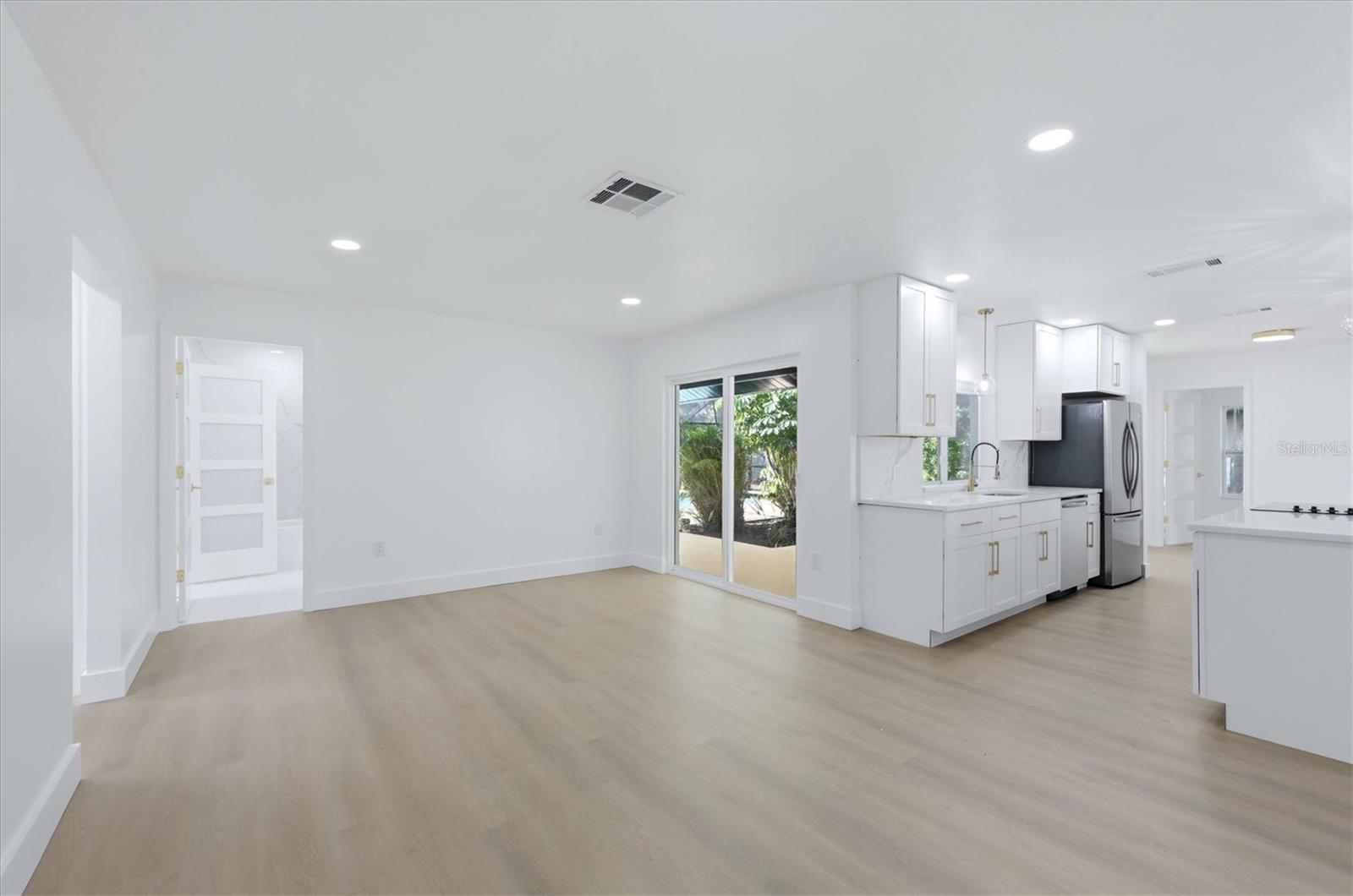 Image 8 of 34 For 2324 Riverwood Pines Drive