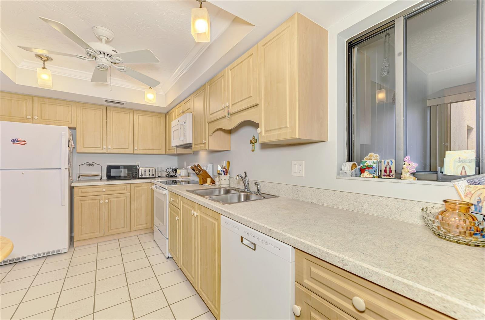 Image 19 of 59 For 796 Capri Isles Boulevard 130