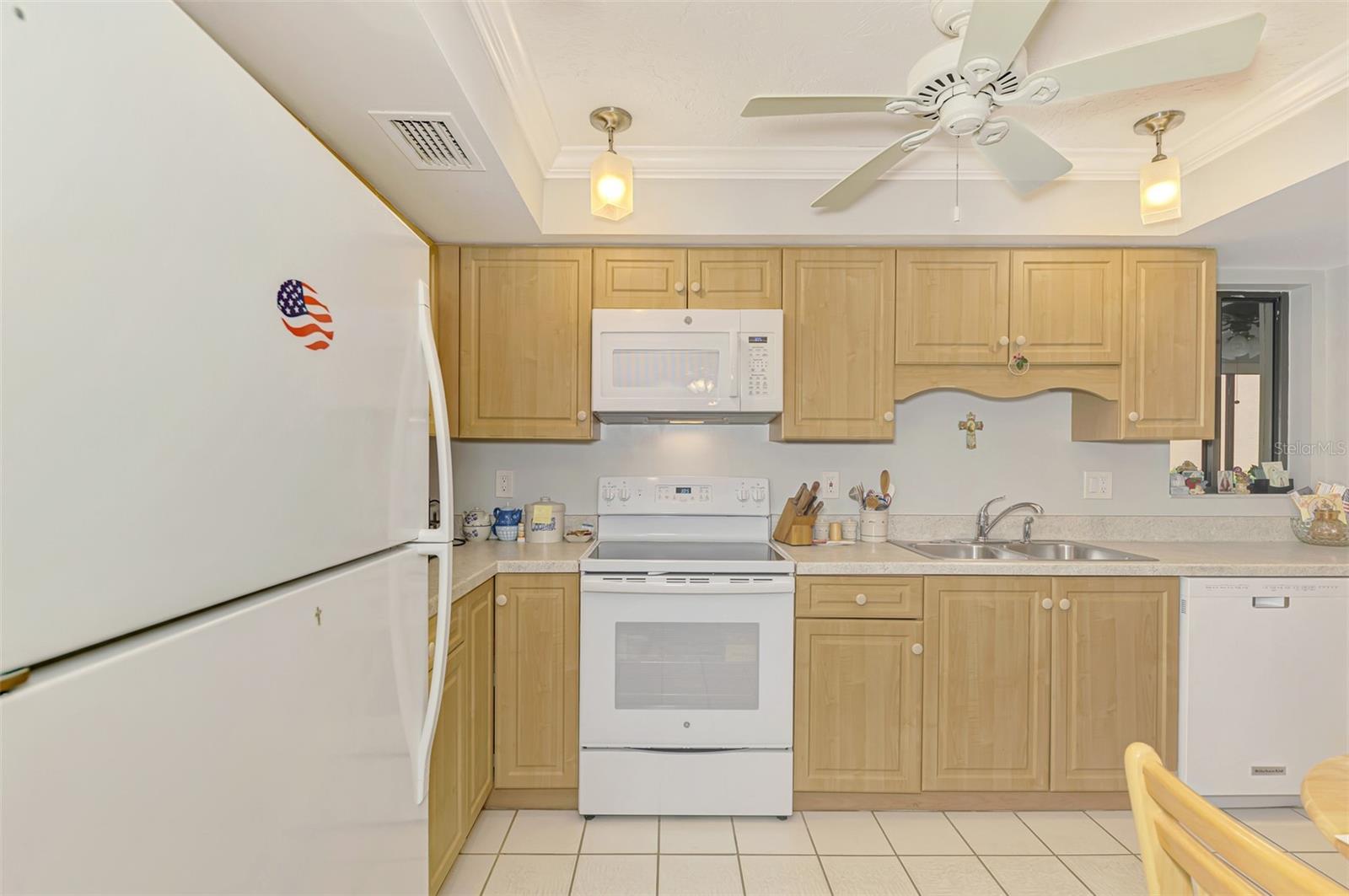 Image 21 of 59 For 796 Capri Isles Boulevard 130