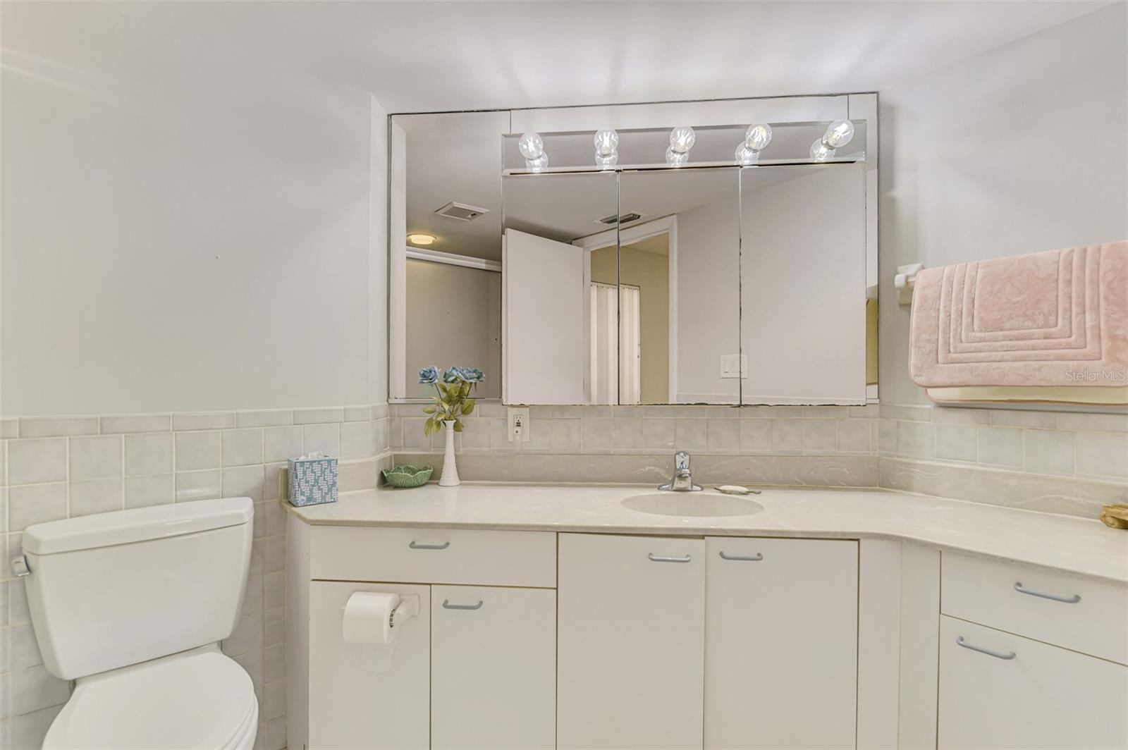 Image 31 of 59 For 796 Capri Isles Boulevard 130