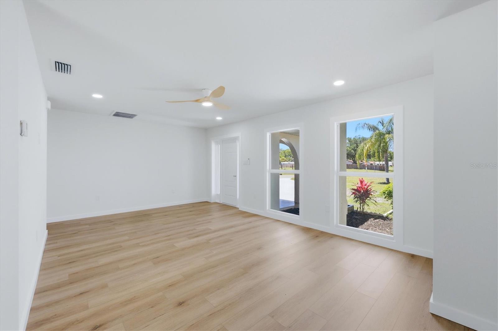 Image 7 of 38 For 5251 Bunyan Street