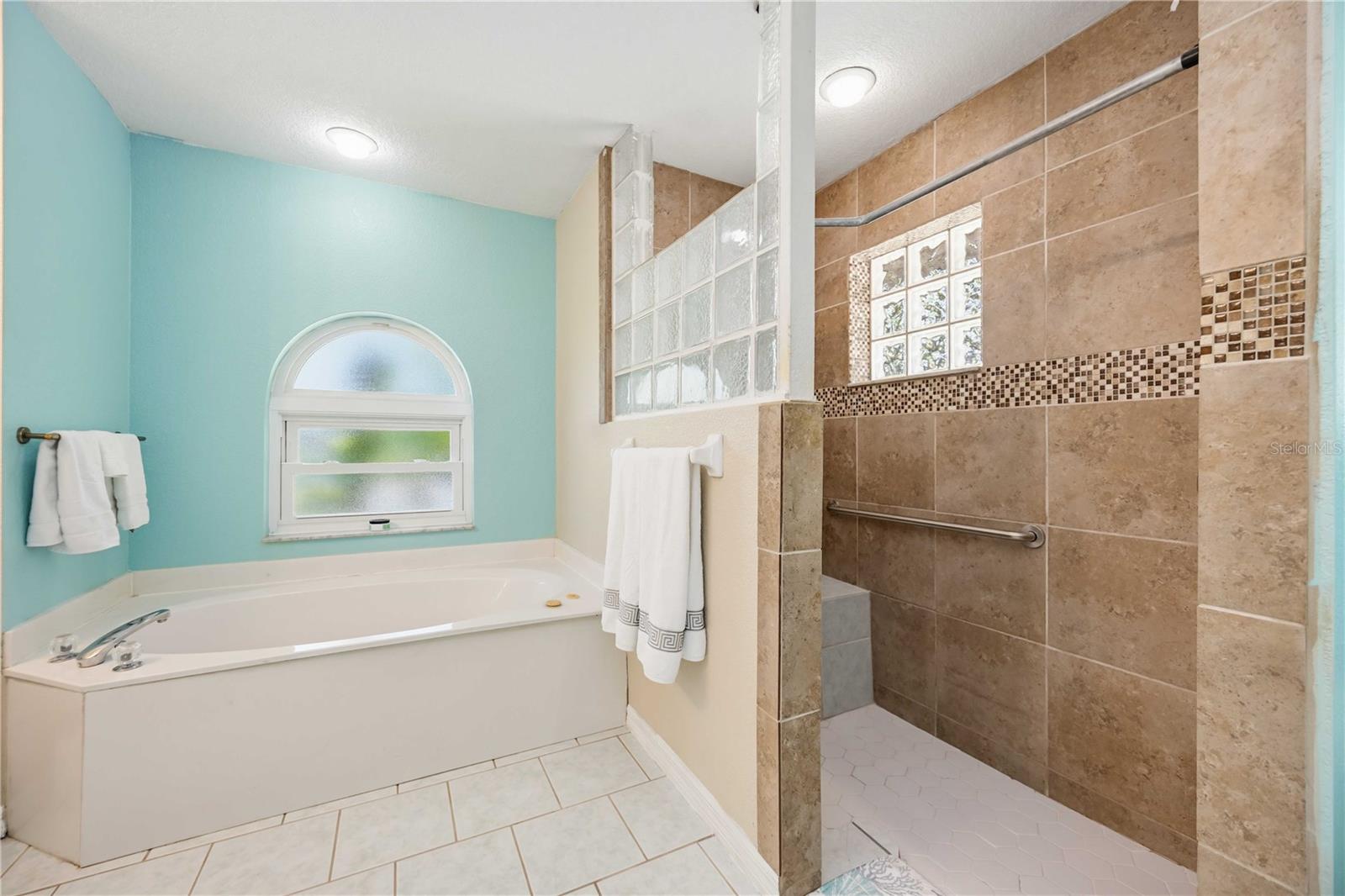 Image 28 of 66 For 2866 Coldwater Lane