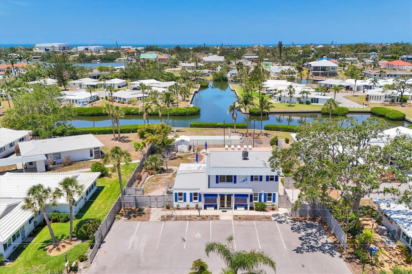 Image 28 of 34 For 215 Fair Winds Drive 215