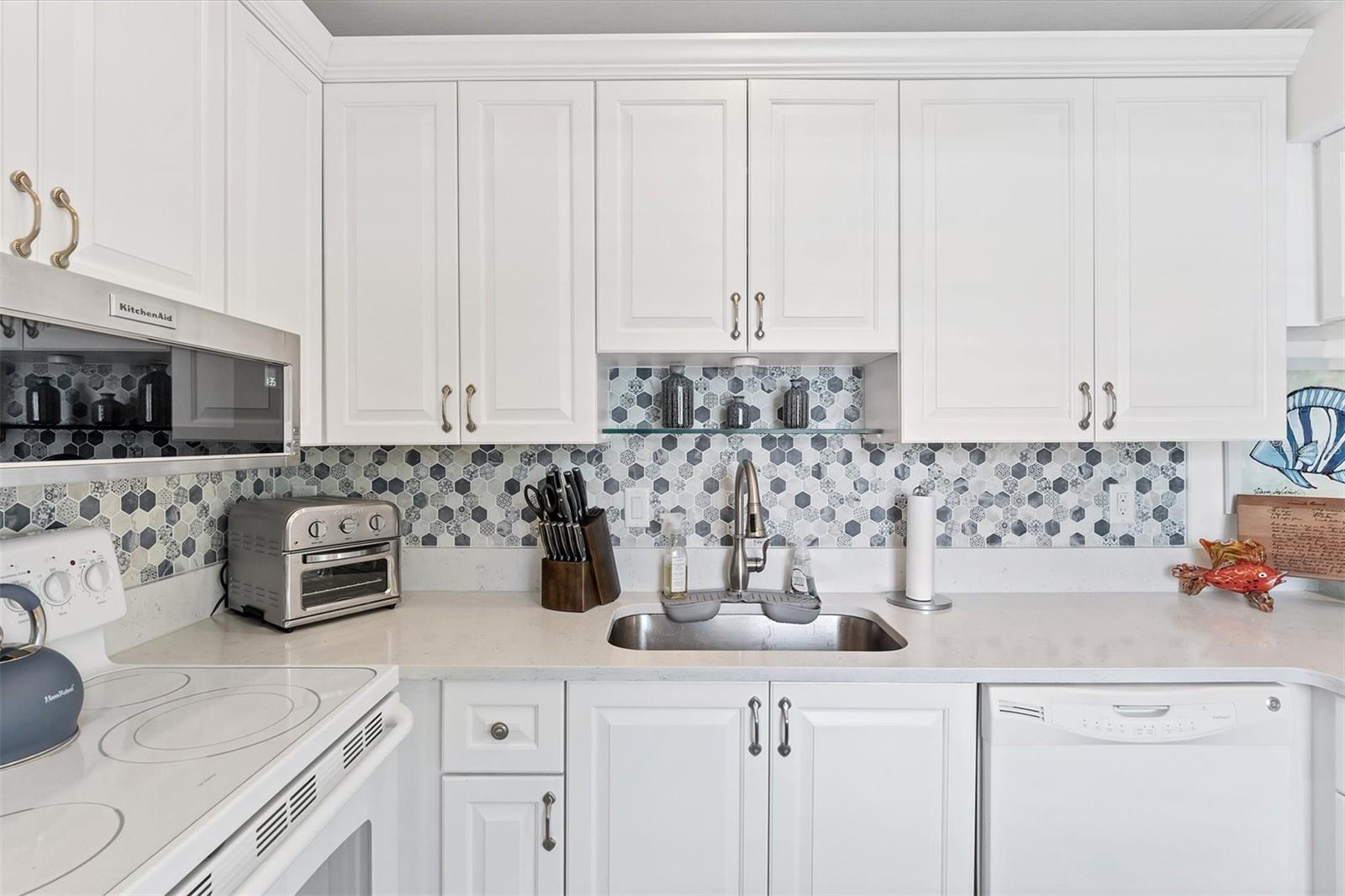 Image 13 of 39 For 667 Bird Bay Circle 96