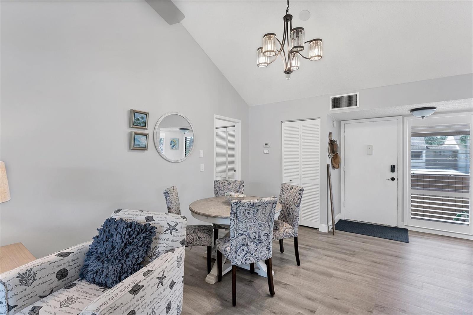 Image 15 of 39 For 667 Bird Bay Circle 96