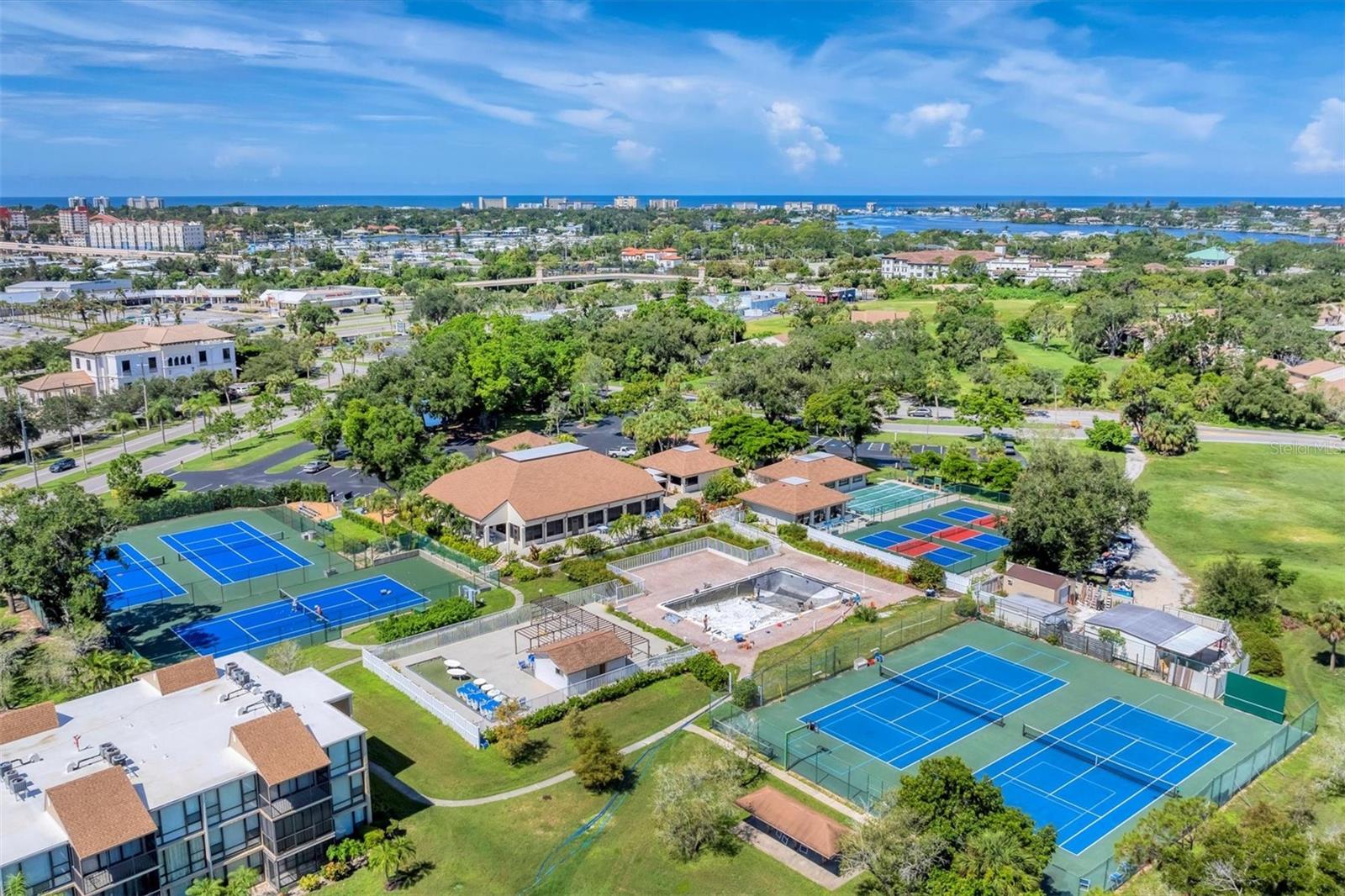 Image 36 of 39 For 667 Bird Bay Circle 96