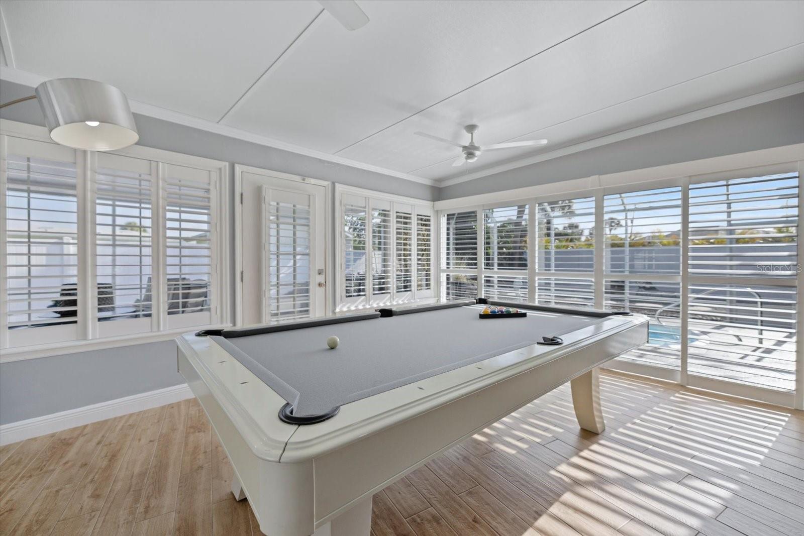 Image 19 of 54 For 117 Aurora Street E