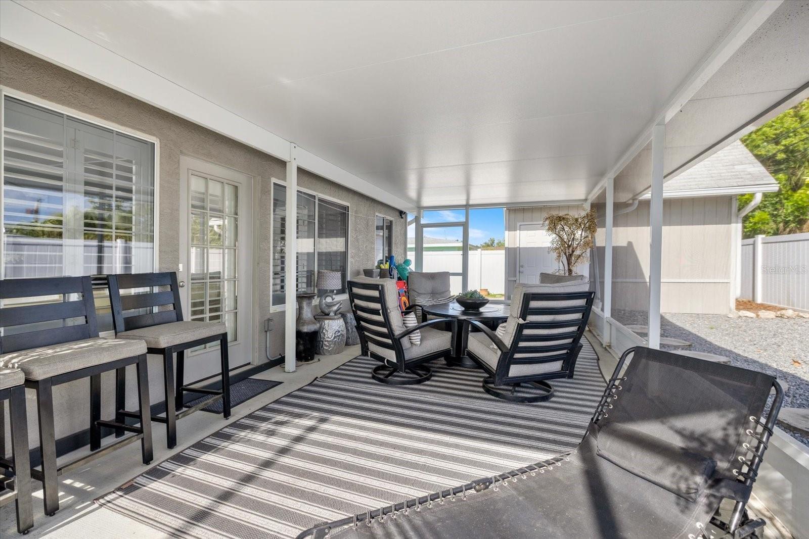 Image 39 of 54 For 117 Aurora Street E