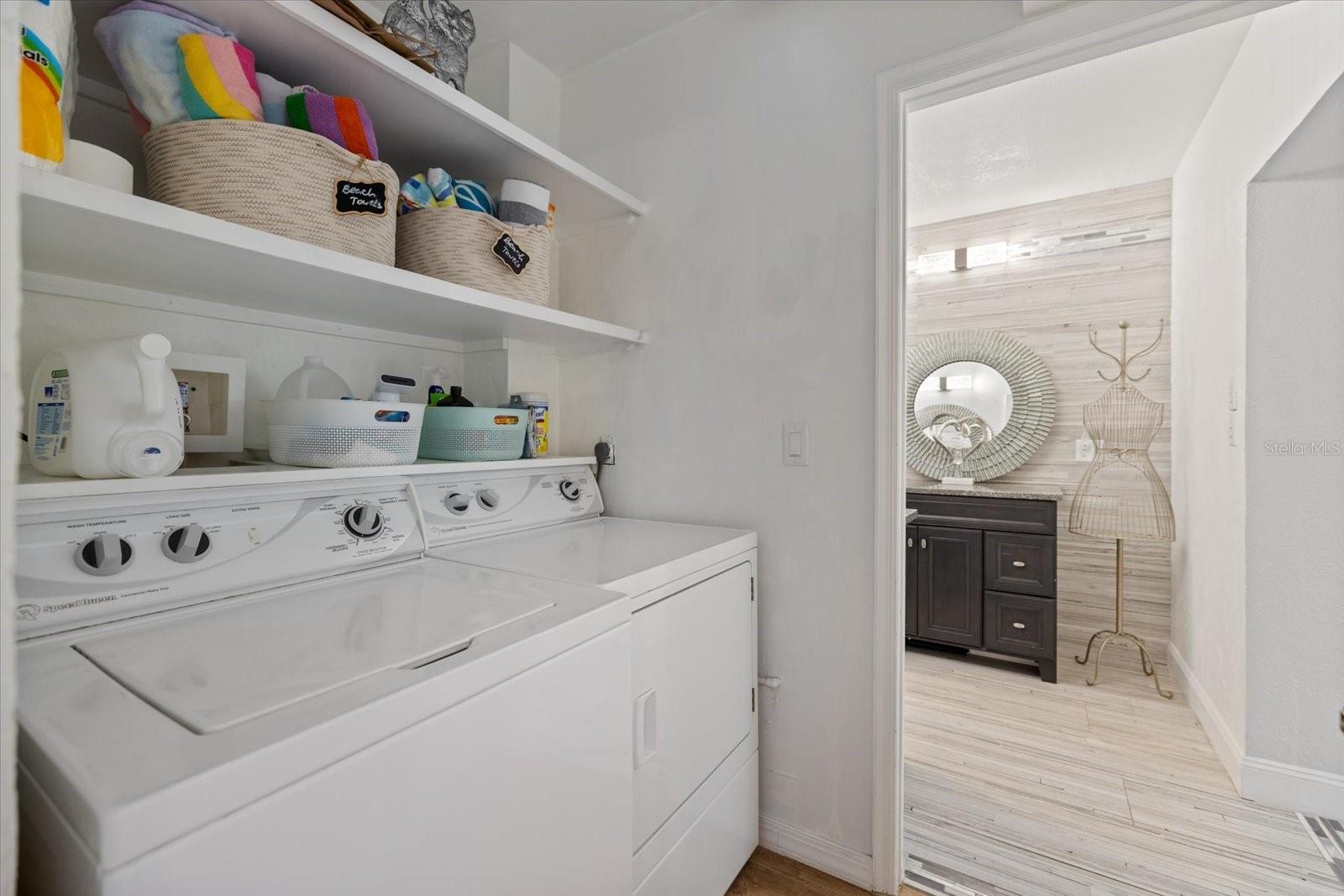 Image 50 of 54 For 117 Aurora Street E