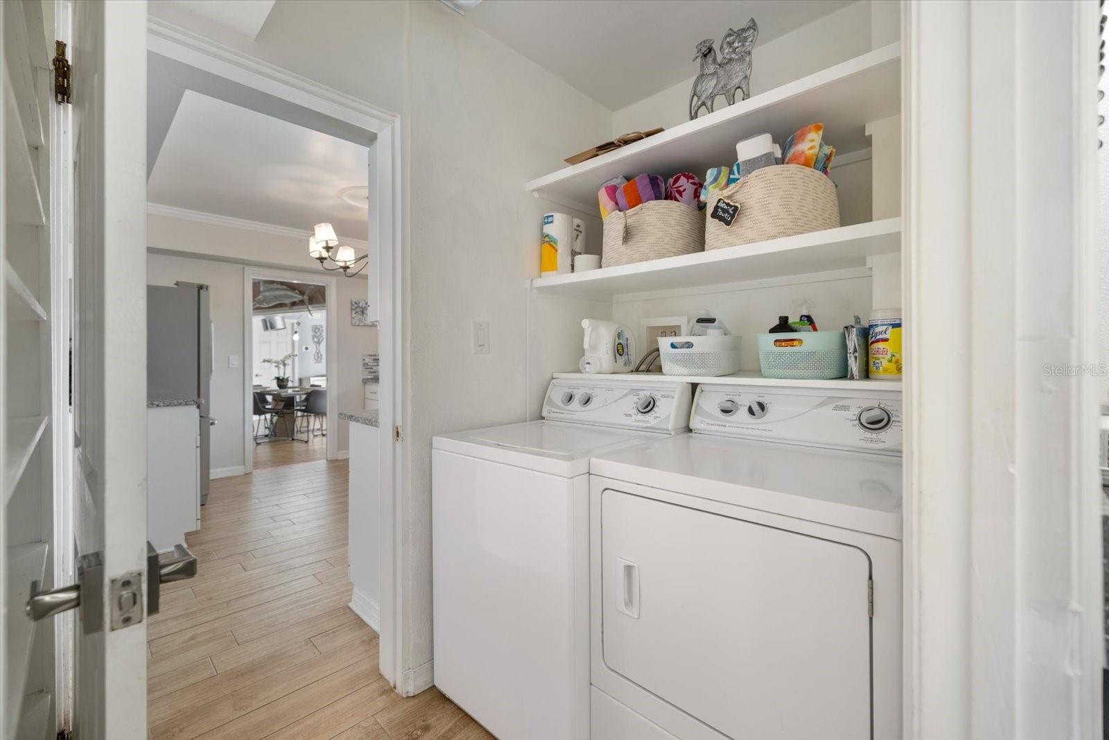 Image 51 of 54 For 117 Aurora Street E