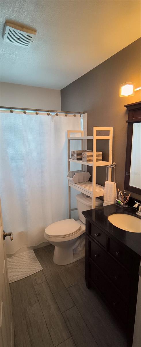 Image 10 of 18 For 824 Devon Road