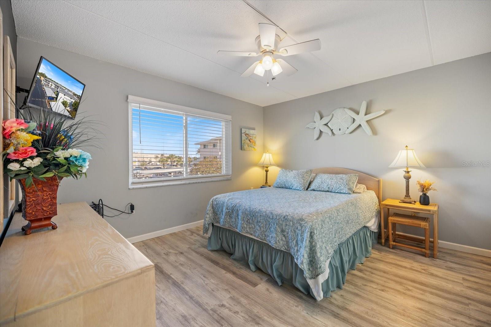 Image 18 of 38 For 708 Tamiami Trail S 209