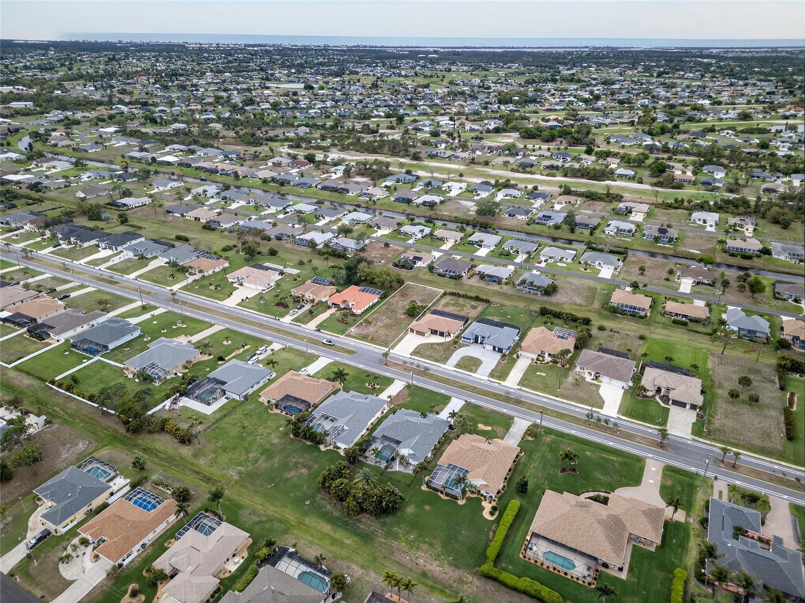 Image 12 of 20 For 211 Rotonda Boulevard N