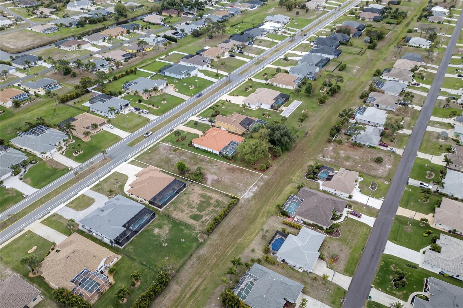 Image 5 of 20 For 211 Rotonda Boulevard N