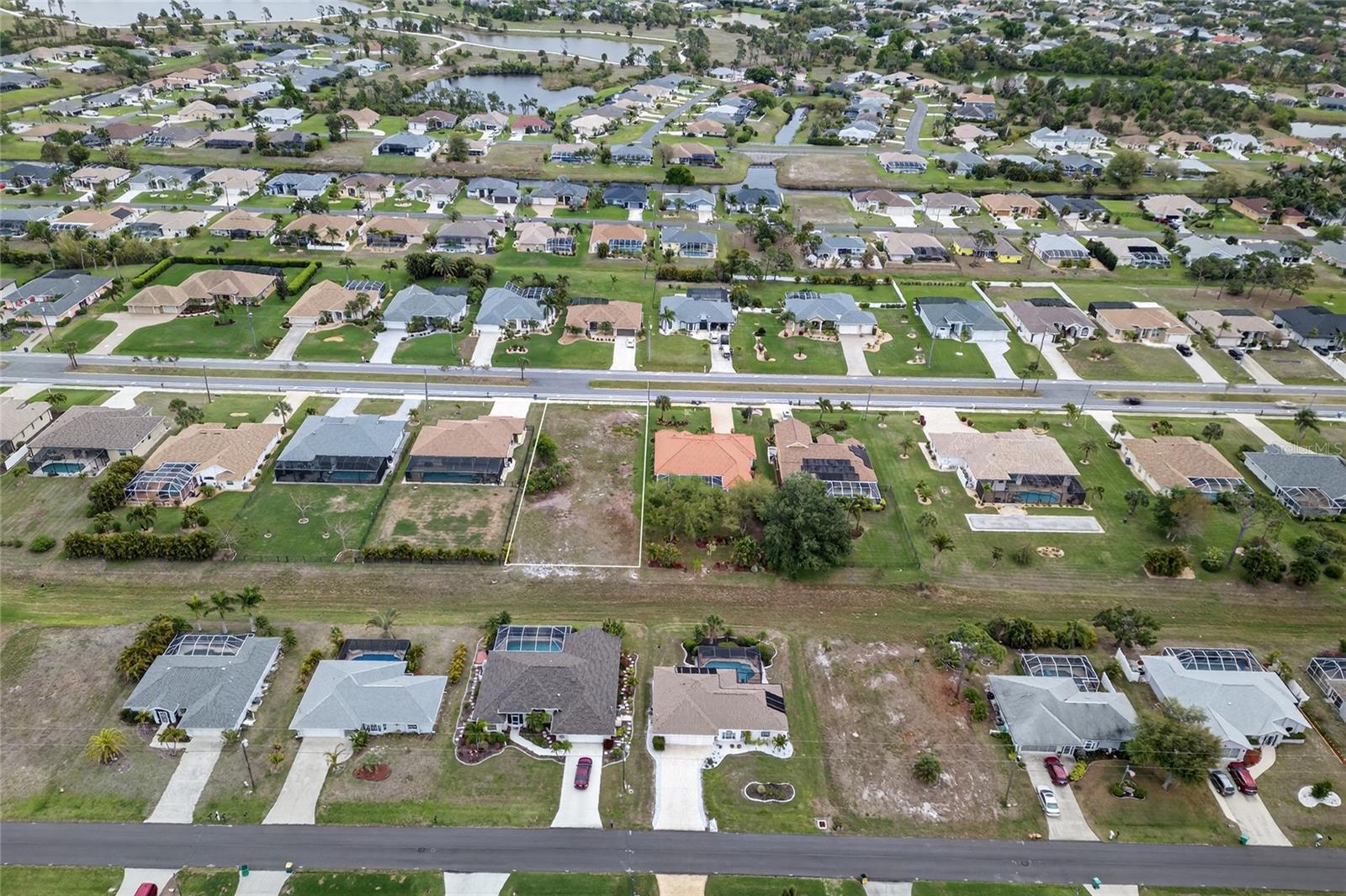 Image 6 of 20 For 211 Rotonda Boulevard N