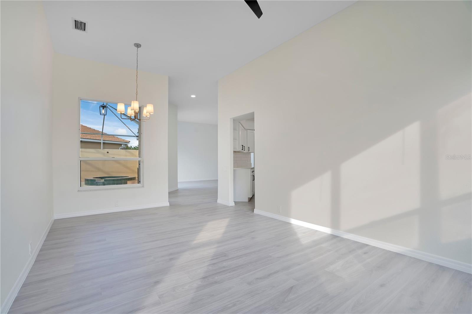 Image 12 of 33 For 8533 Gateway Court