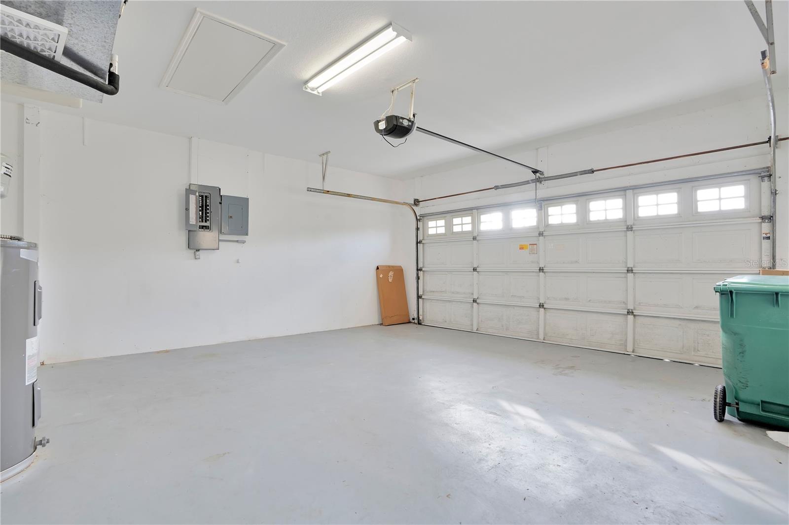 Image 23 of 33 For 8533 Gateway Court