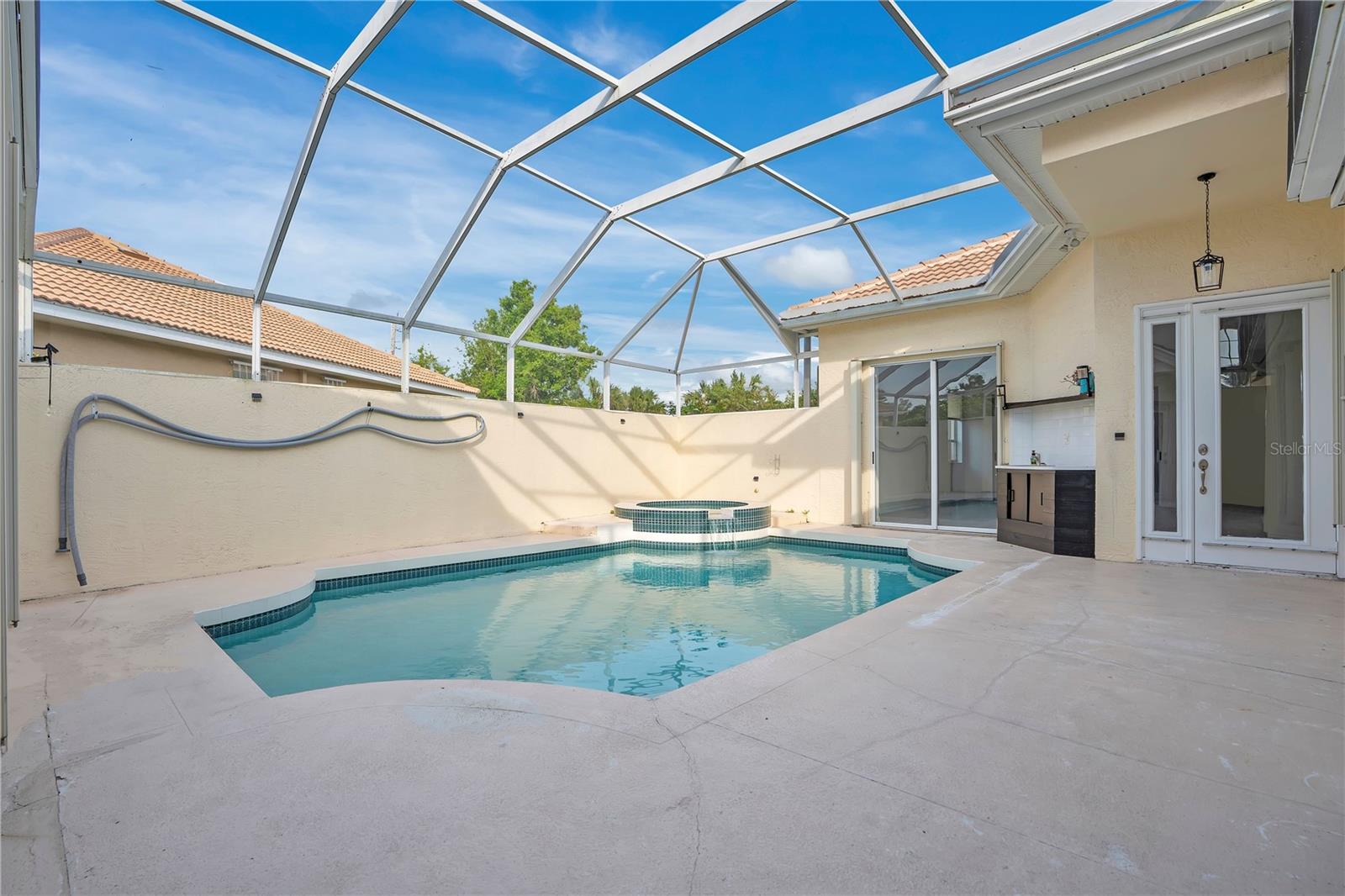 Image 24 of 33 For 8533 Gateway Court