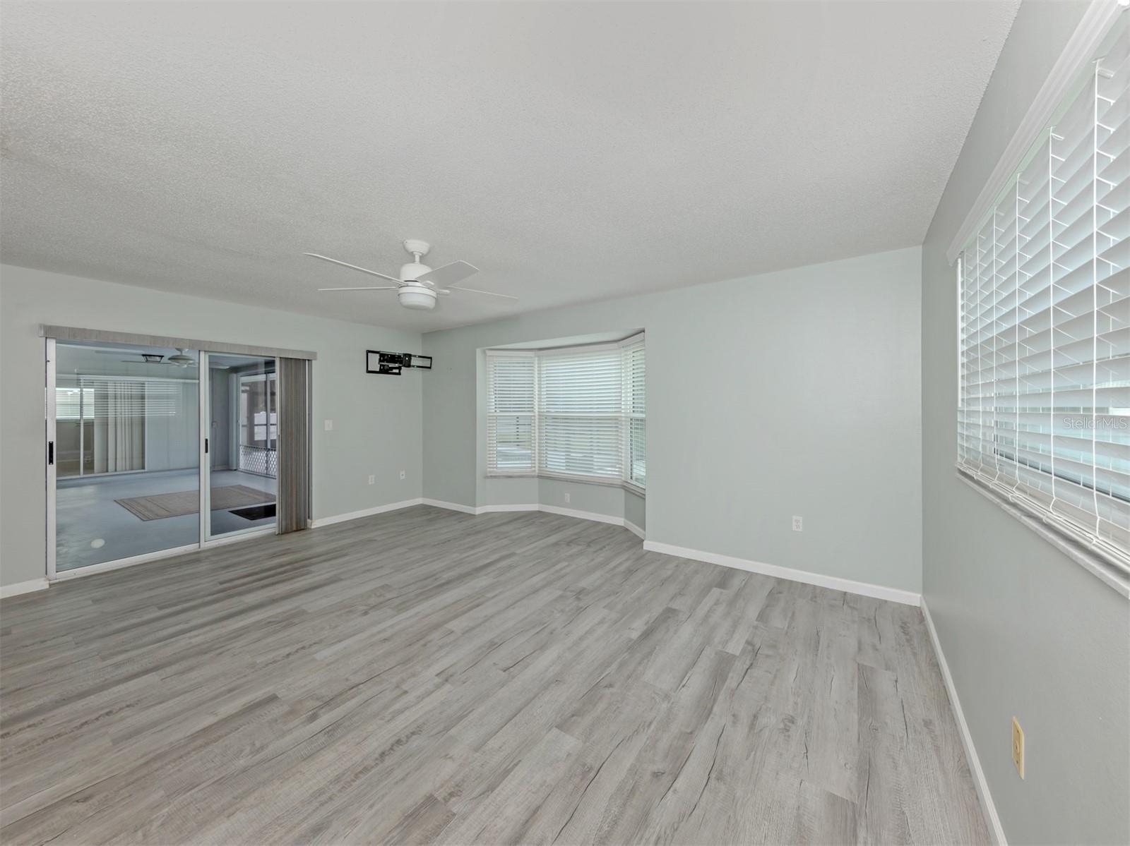 Image 15 of 60 For 1053 Derian Place