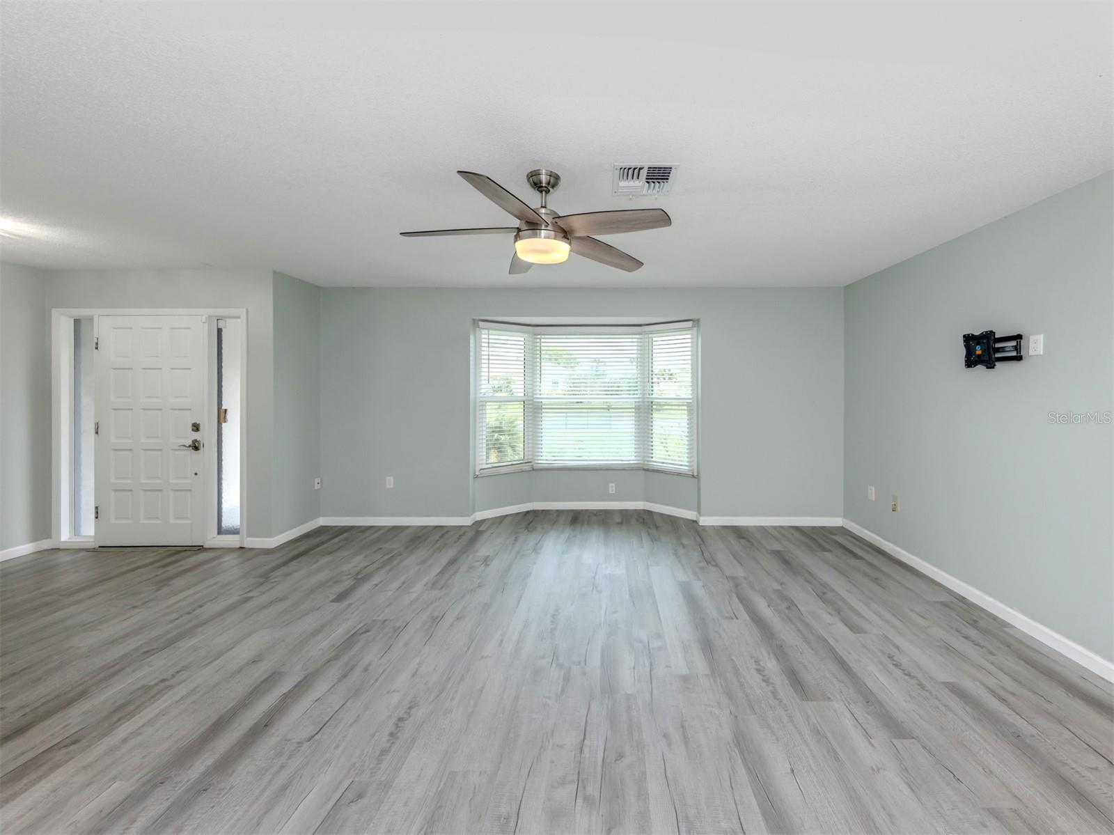 Image 2 of 60 For 1053 Derian Place