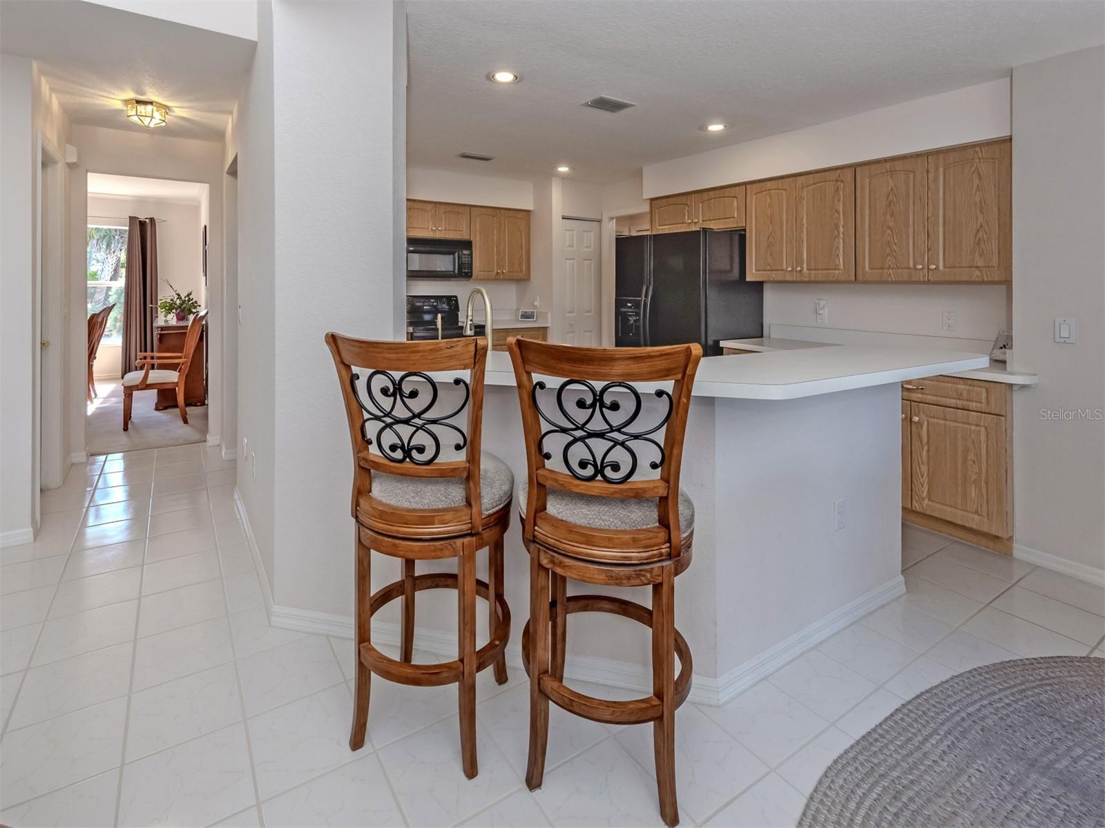 Image 13 of 49 For 897 Colonial Road