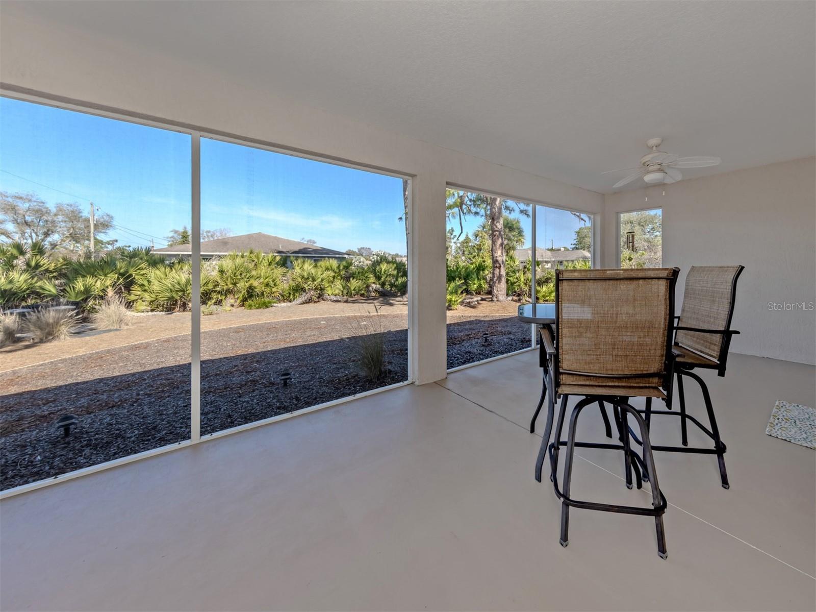 Image 25 of 49 For 897 Colonial Road