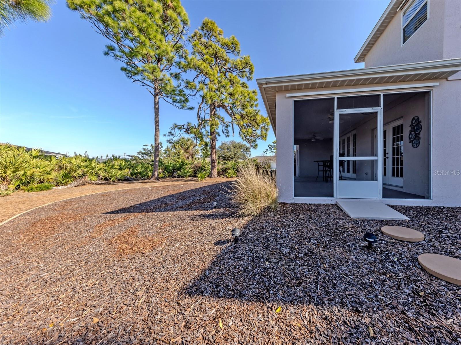 Image 28 of 49 For 897 Colonial Road