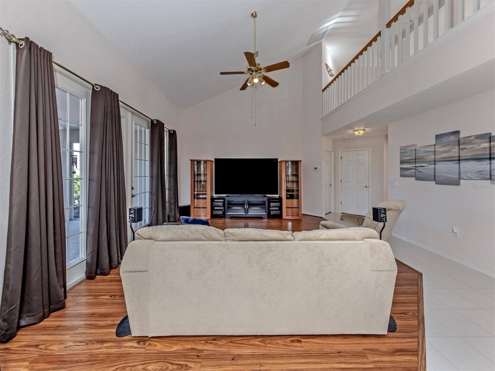 Image 9 of 49 For 897 Colonial Road