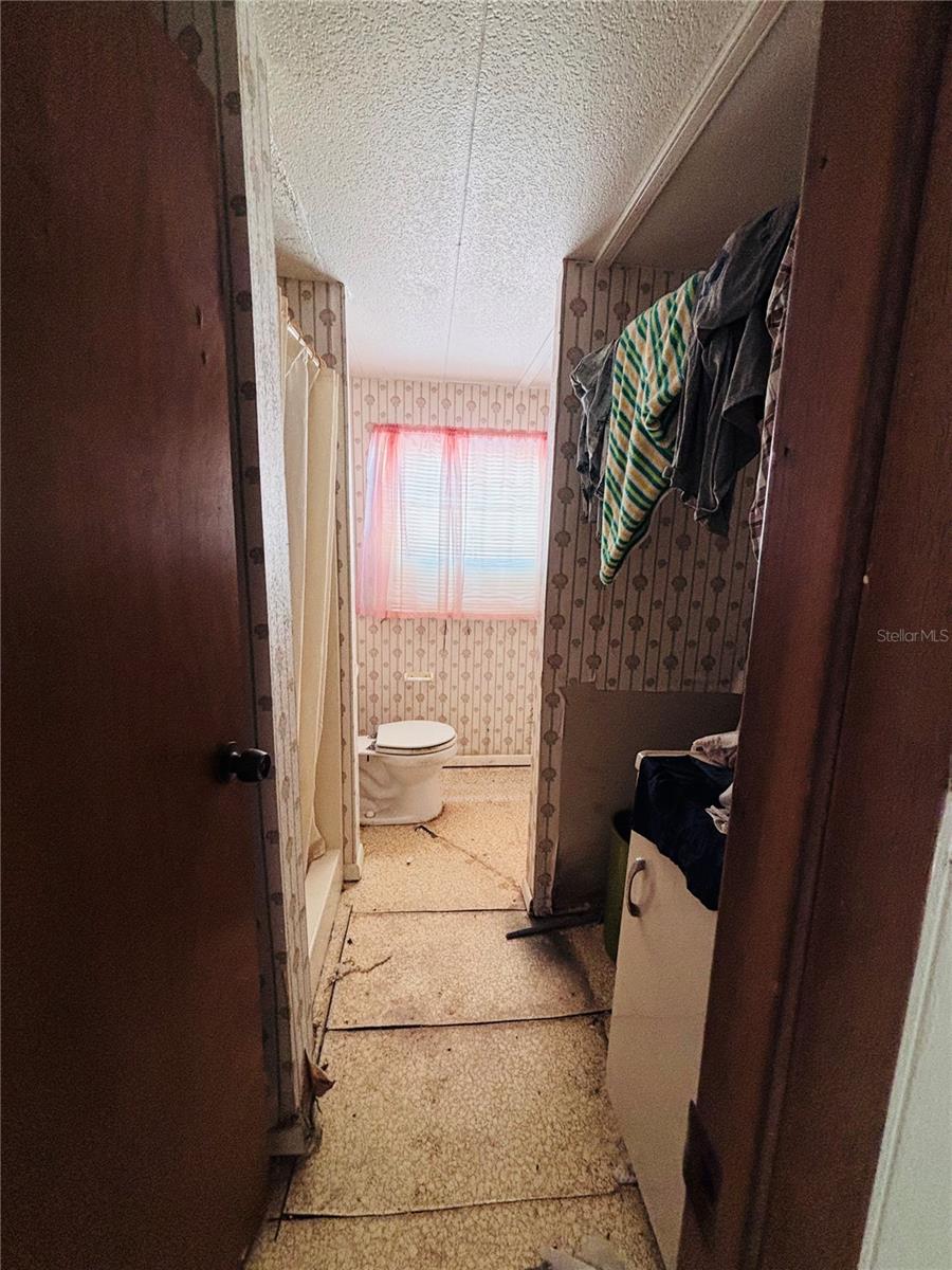 Image 12 of 26 For 1891 Englewood Road 94