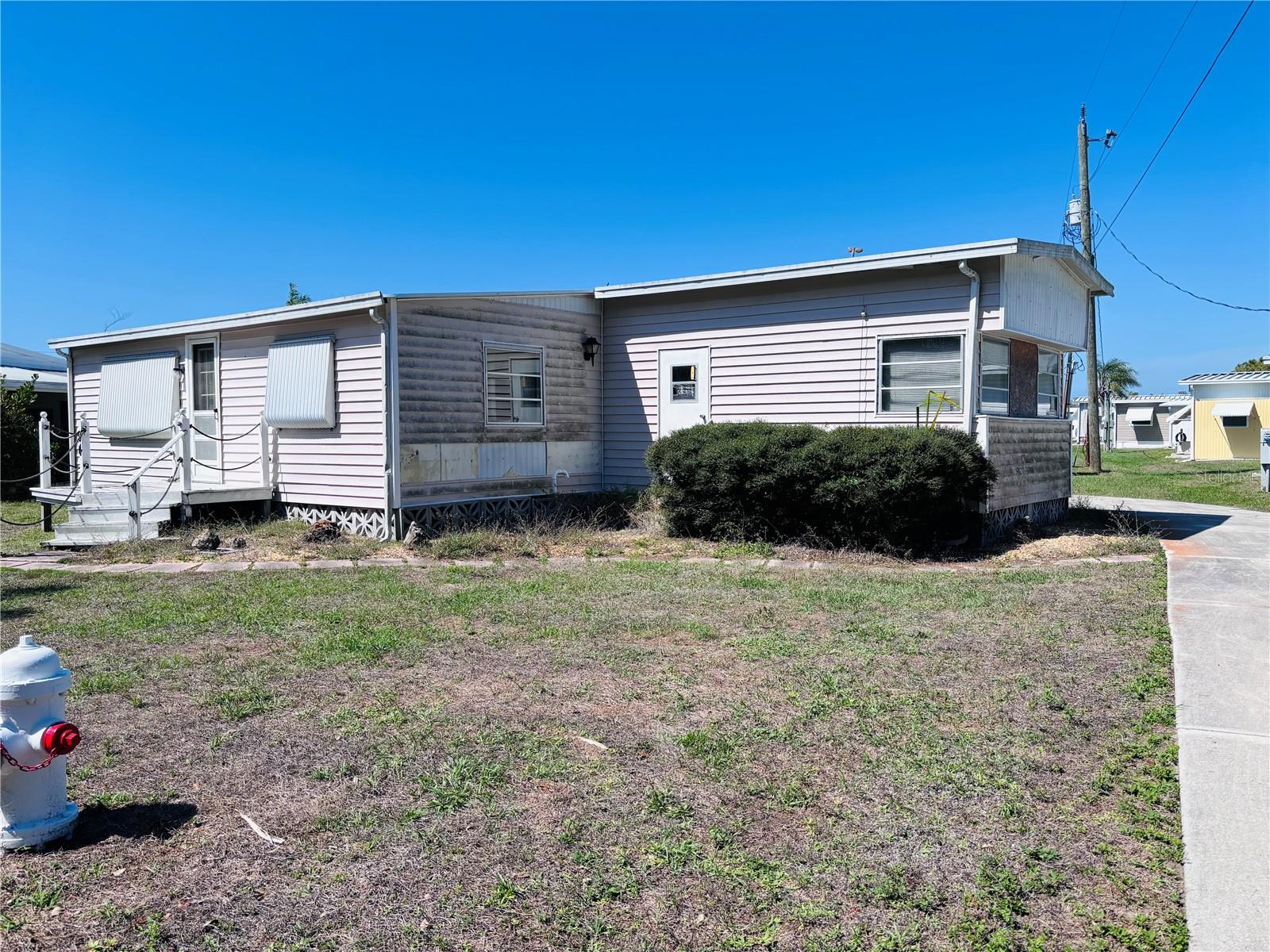 Image 5 of 26 For 1891 Englewood Road 94