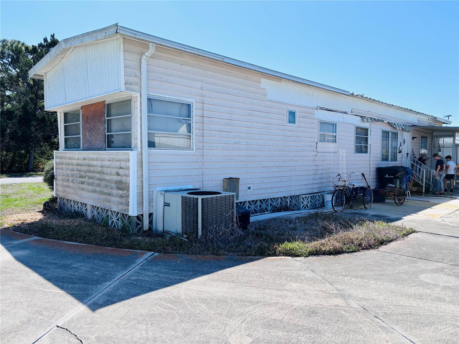 Image 7 of 26 For 1891 Englewood Road 94