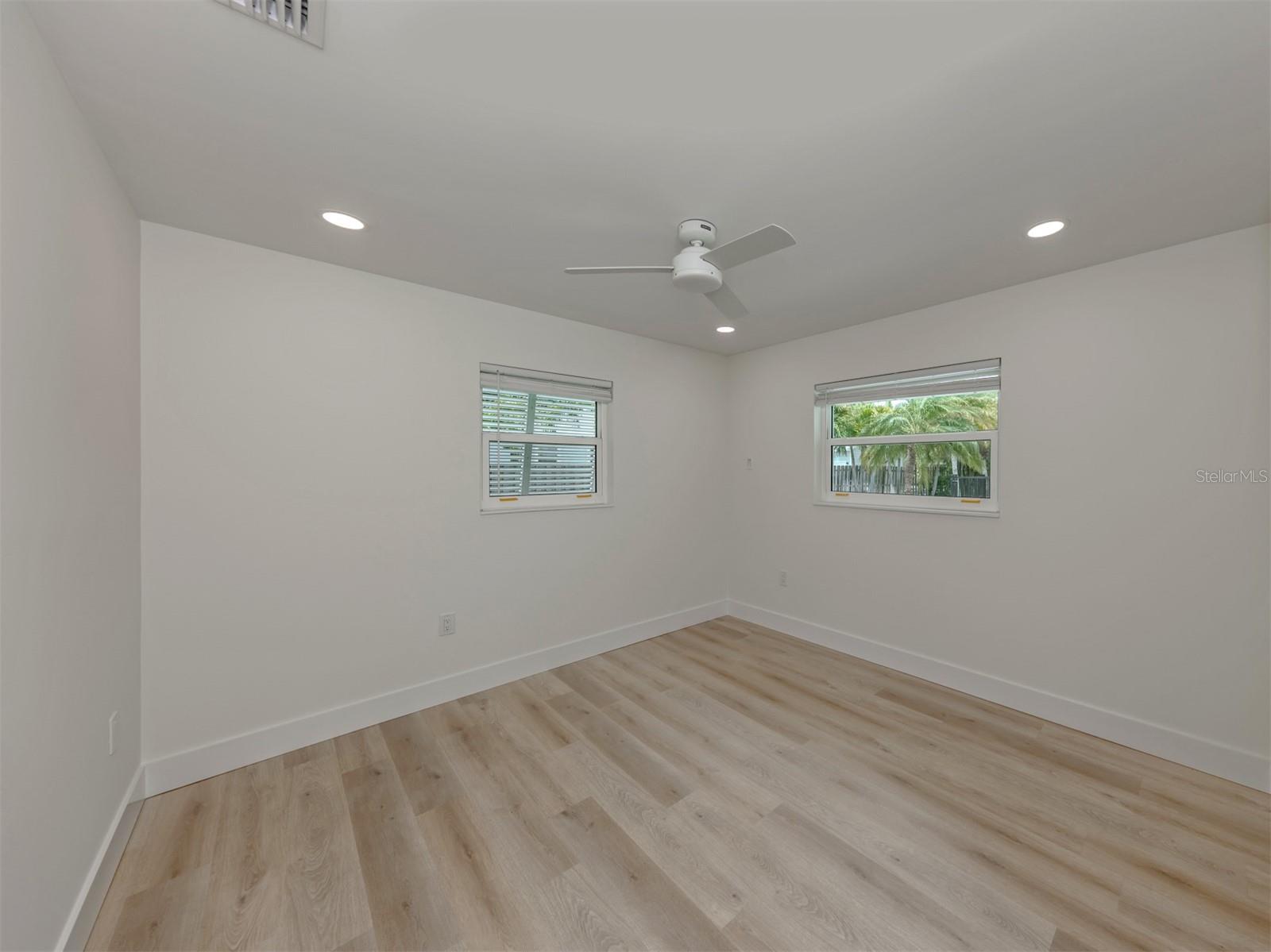 Image 12 of 66 For 212 Sunrise Drive