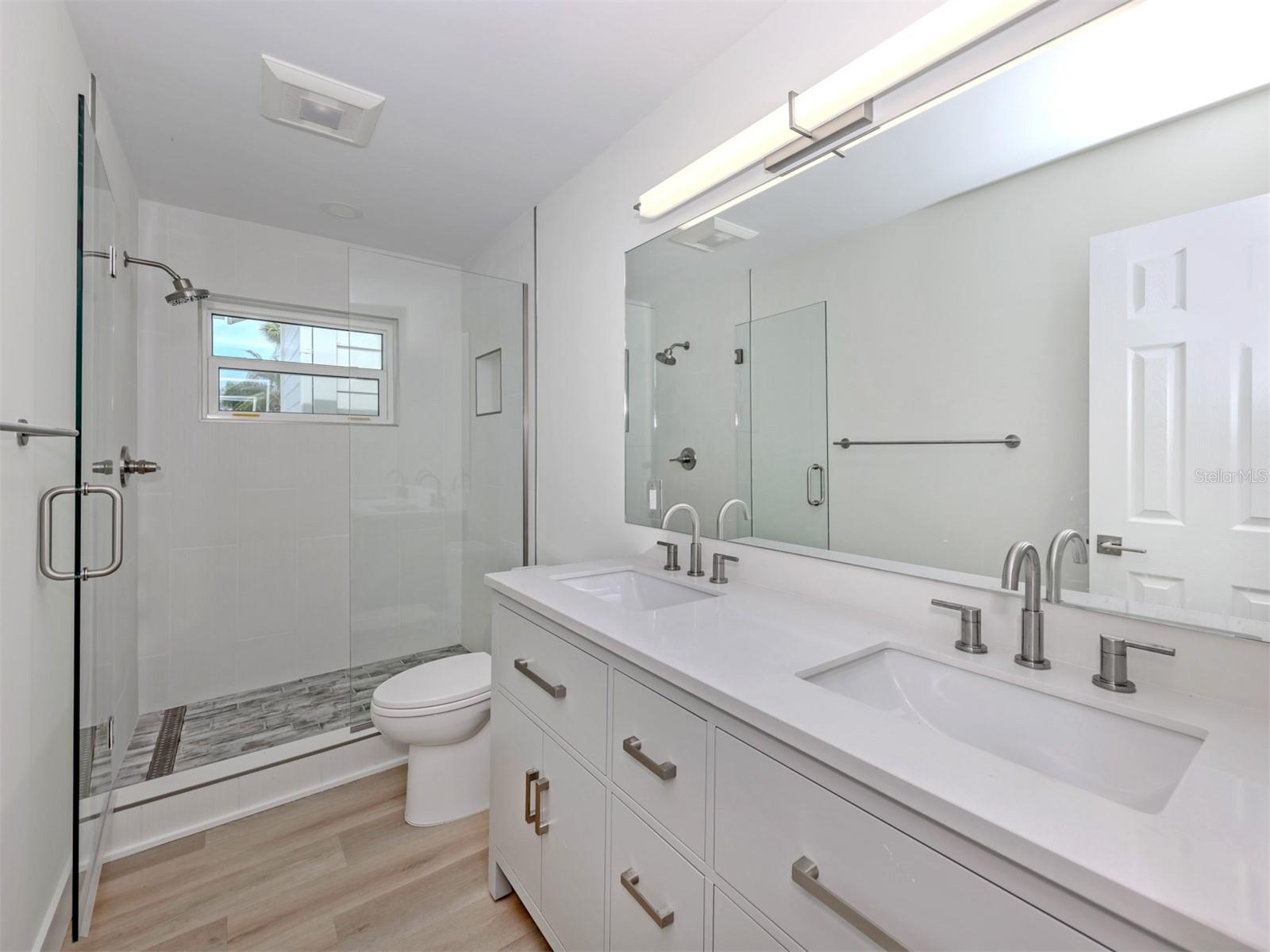 Image 13 of 66 For 212 Sunrise Drive