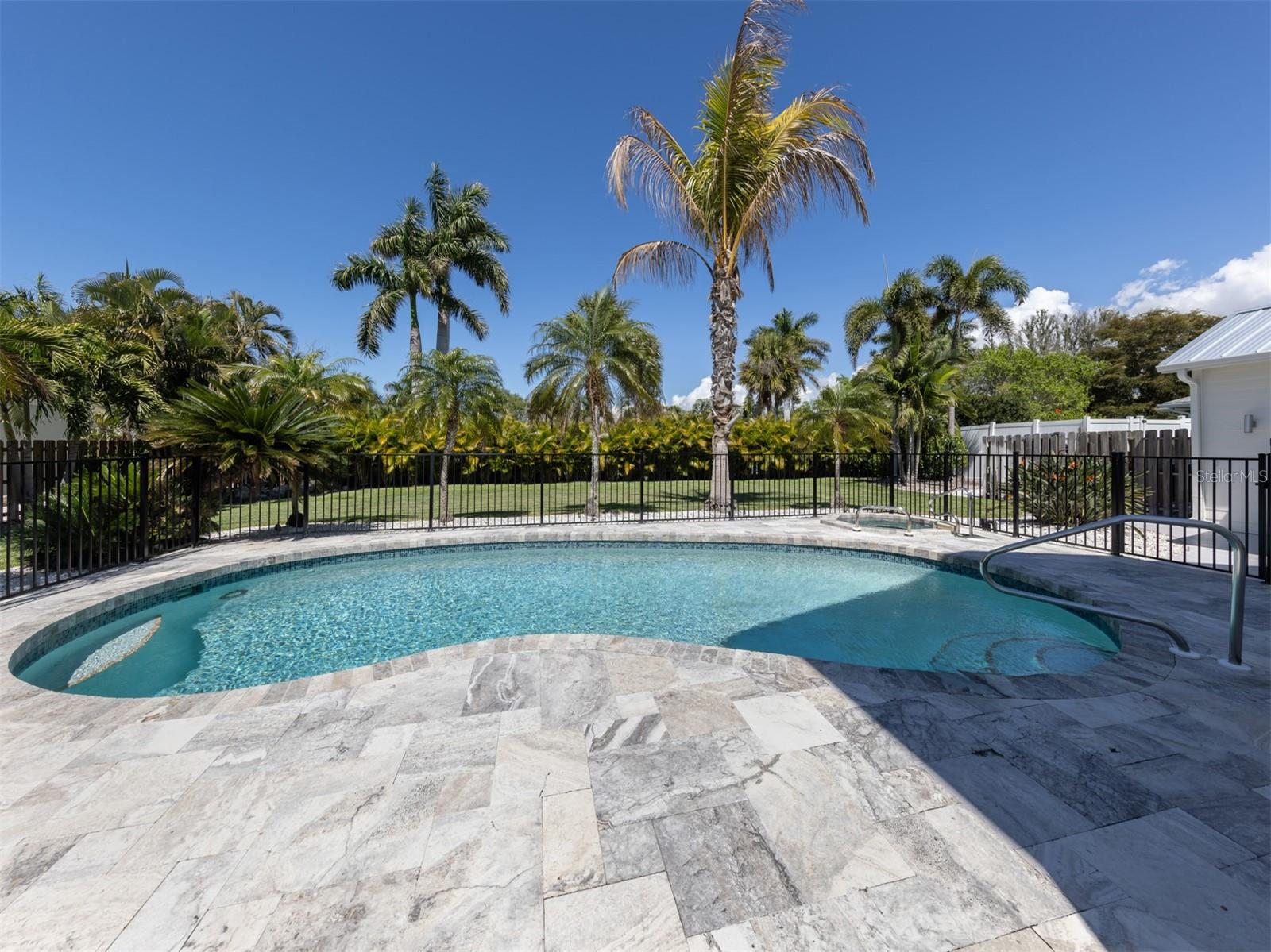 Image 14 of 66 For 212 Sunrise Drive