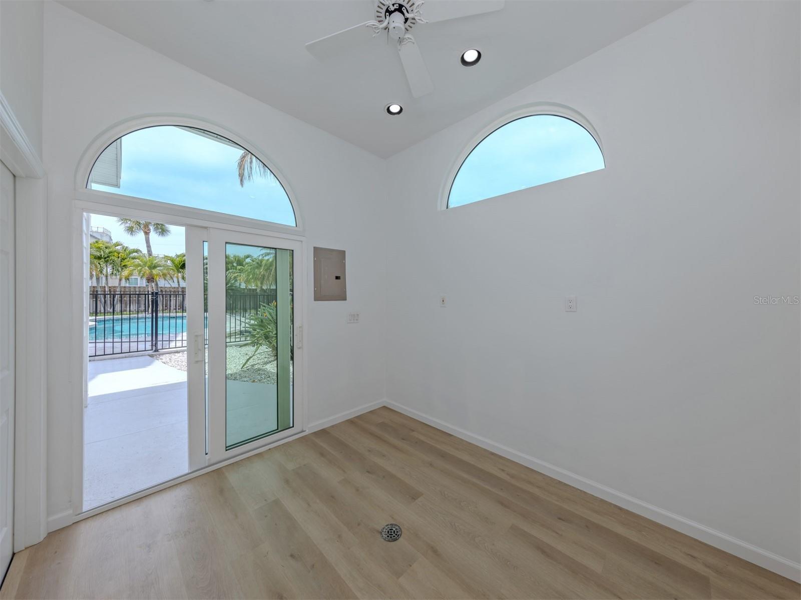 Image 17 of 66 For 212 Sunrise Drive