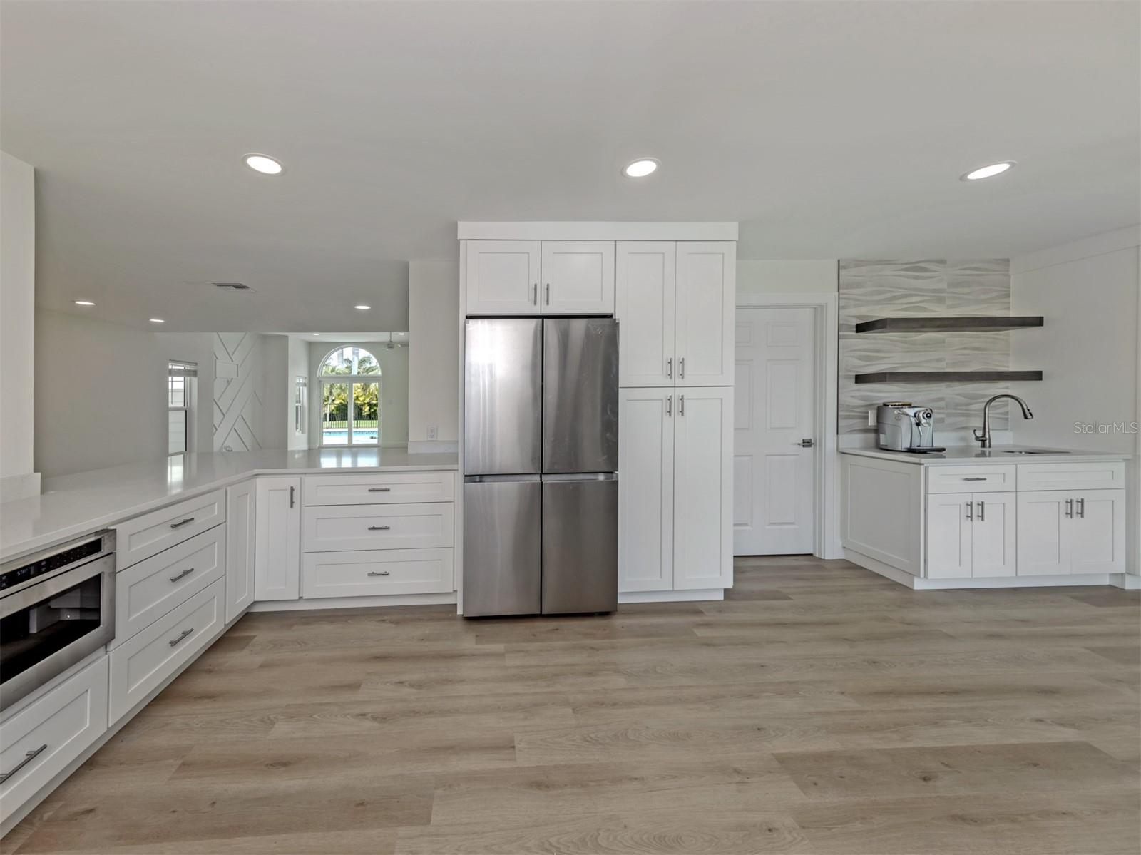 Image 4 of 66 For 212 Sunrise Drive