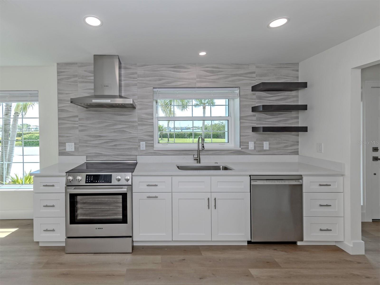 Image 5 of 66 For 212 Sunrise Drive