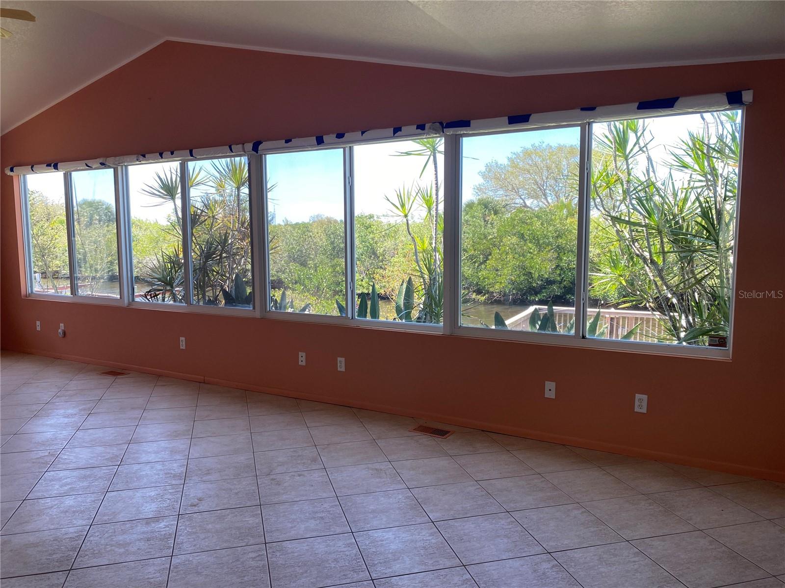 Image 21 of 29 For 724 Blackburn Boulevard