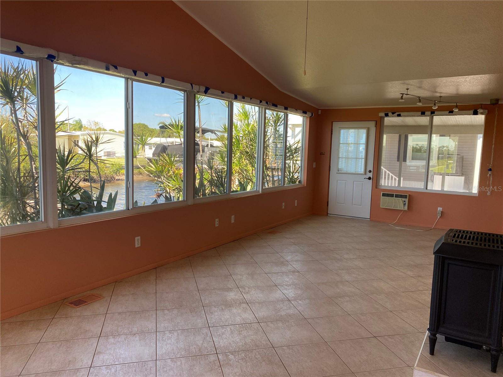 Image 23 of 29 For 724 Blackburn Boulevard