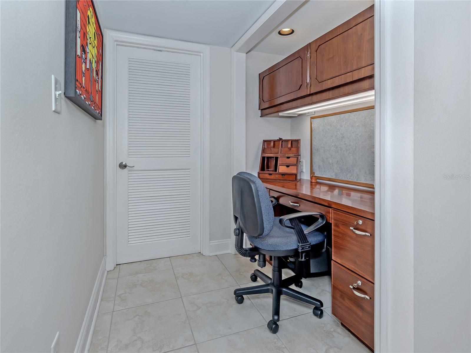 Image 19 of 56 For 550 Flamingo Drive 301