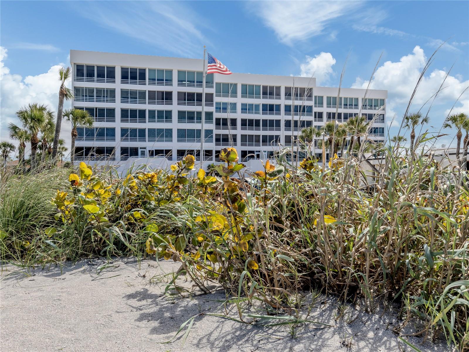 Image 38 of 56 For 550 Flamingo Drive 301