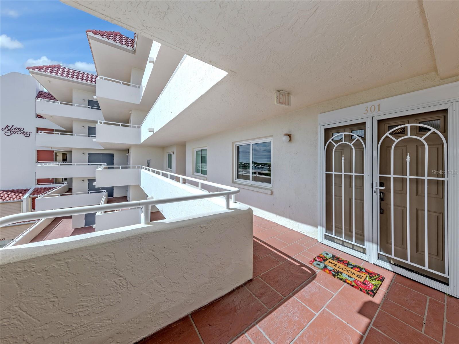 Image 4 of 56 For 550 Flamingo Drive 301