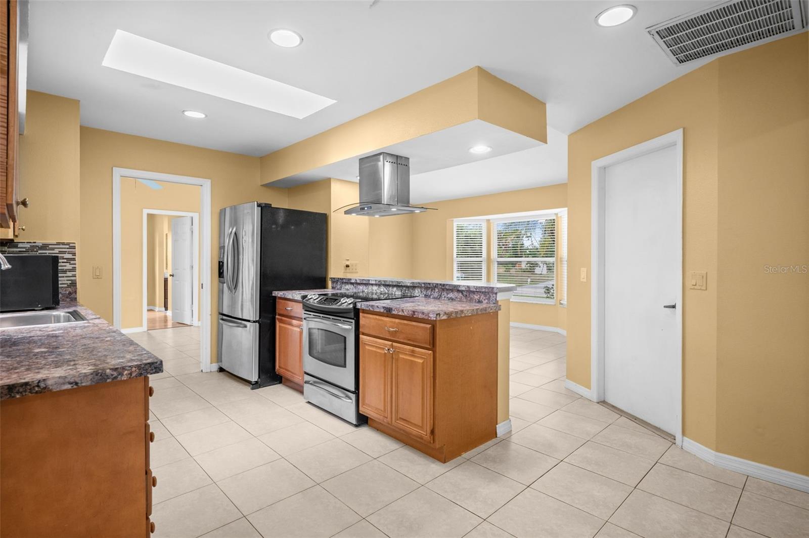 Image 10 of 32 For 7044 Denmark Street