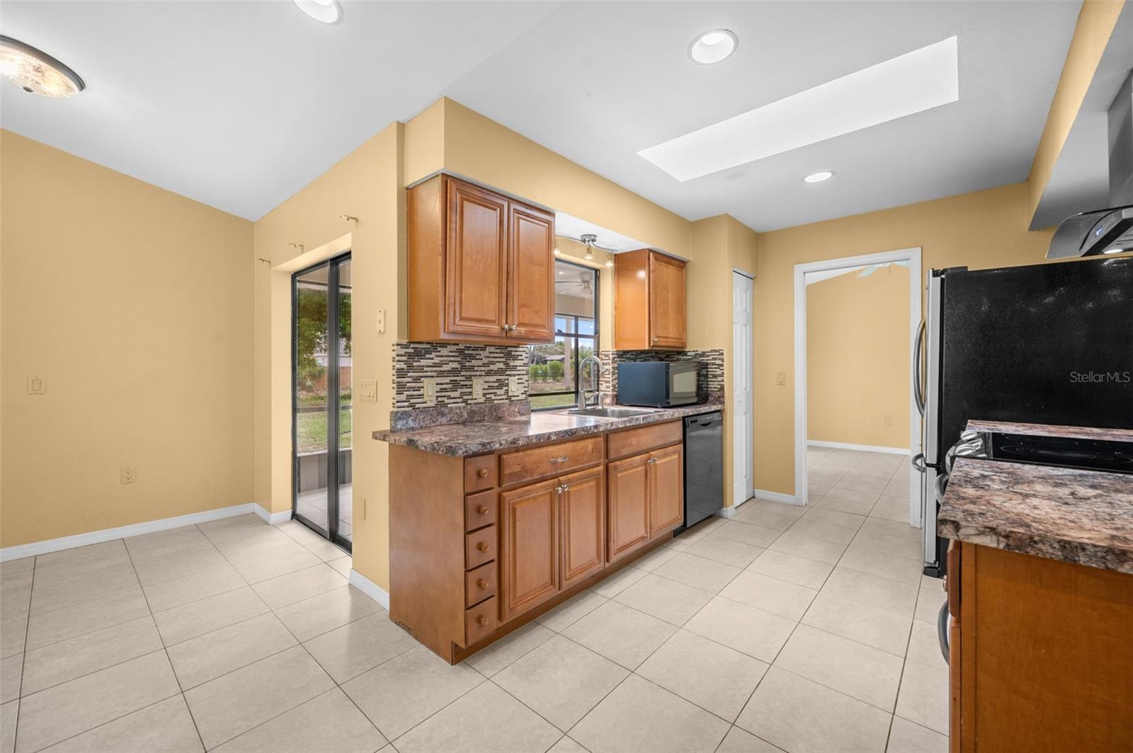 Image 11 of 32 For 7044 Denmark Street