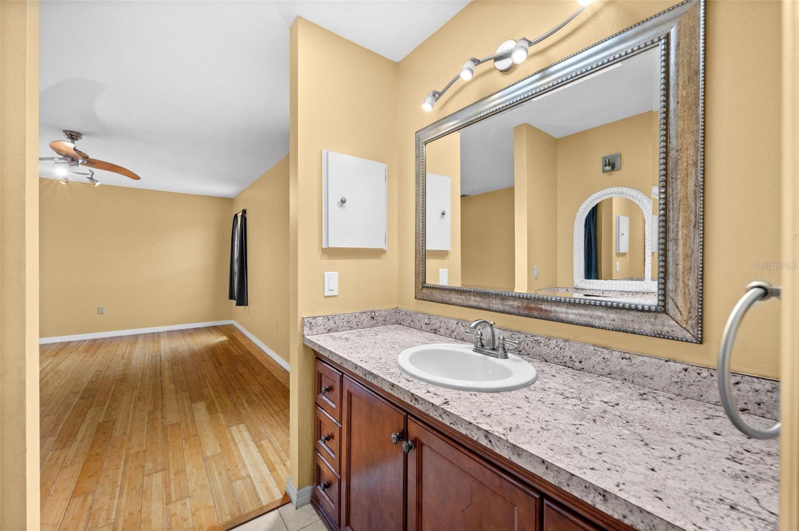 Image 26 of 32 For 7044 Denmark Street