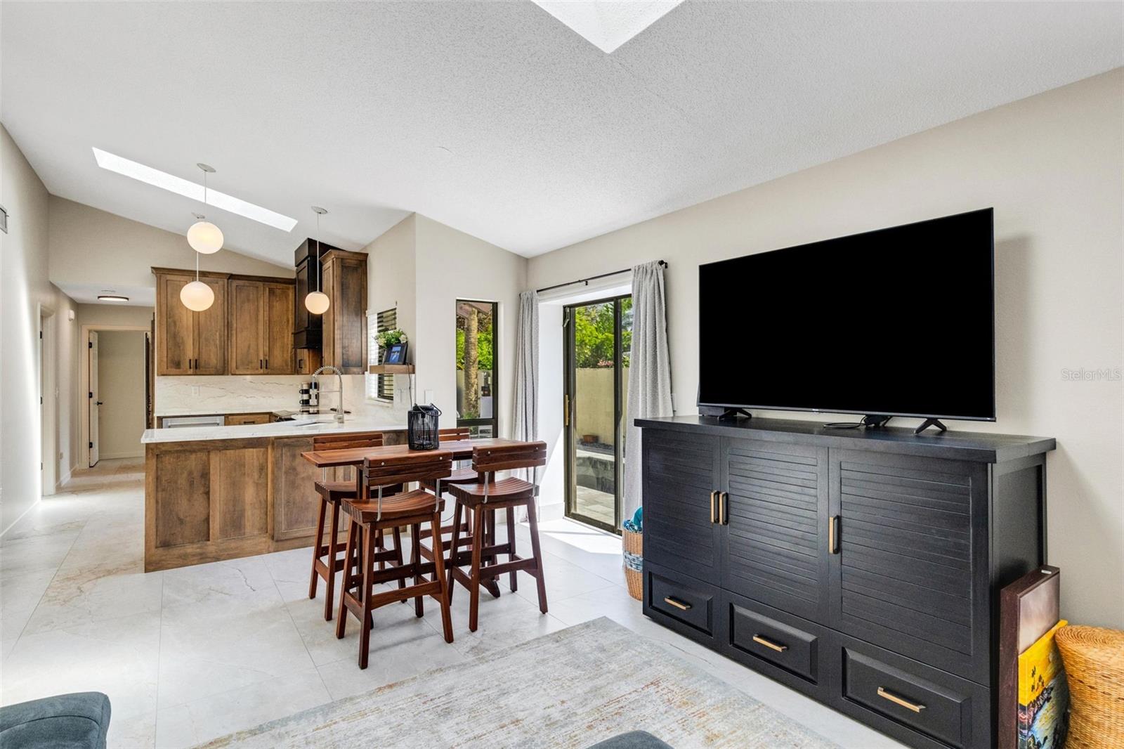 Image 15 of 53 For 440 Palmetto Court 1