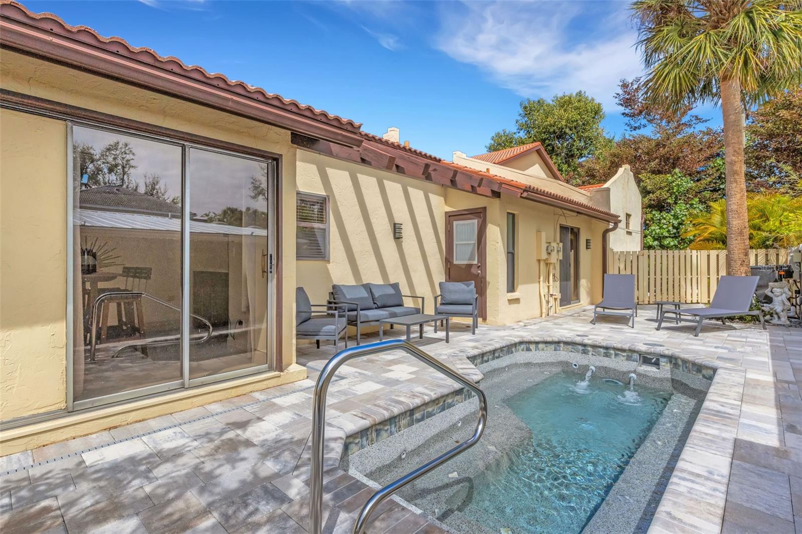 Image 2 of 53 For 440 Palmetto Court 1