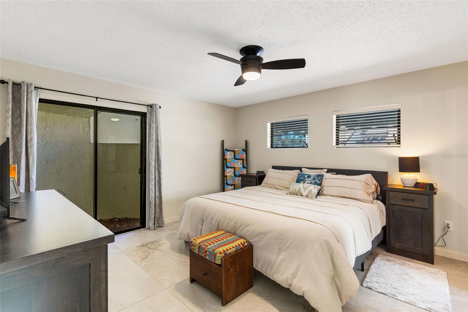 Image 21 of 53 For 440 Palmetto Court 1